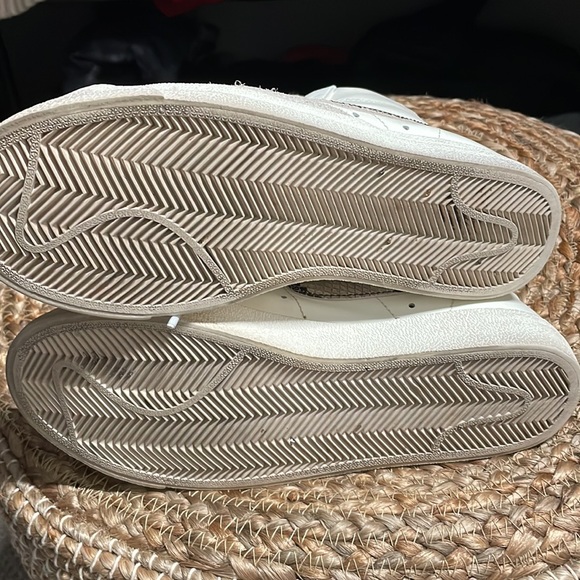 Nike Blazers - Picture 3 of 4